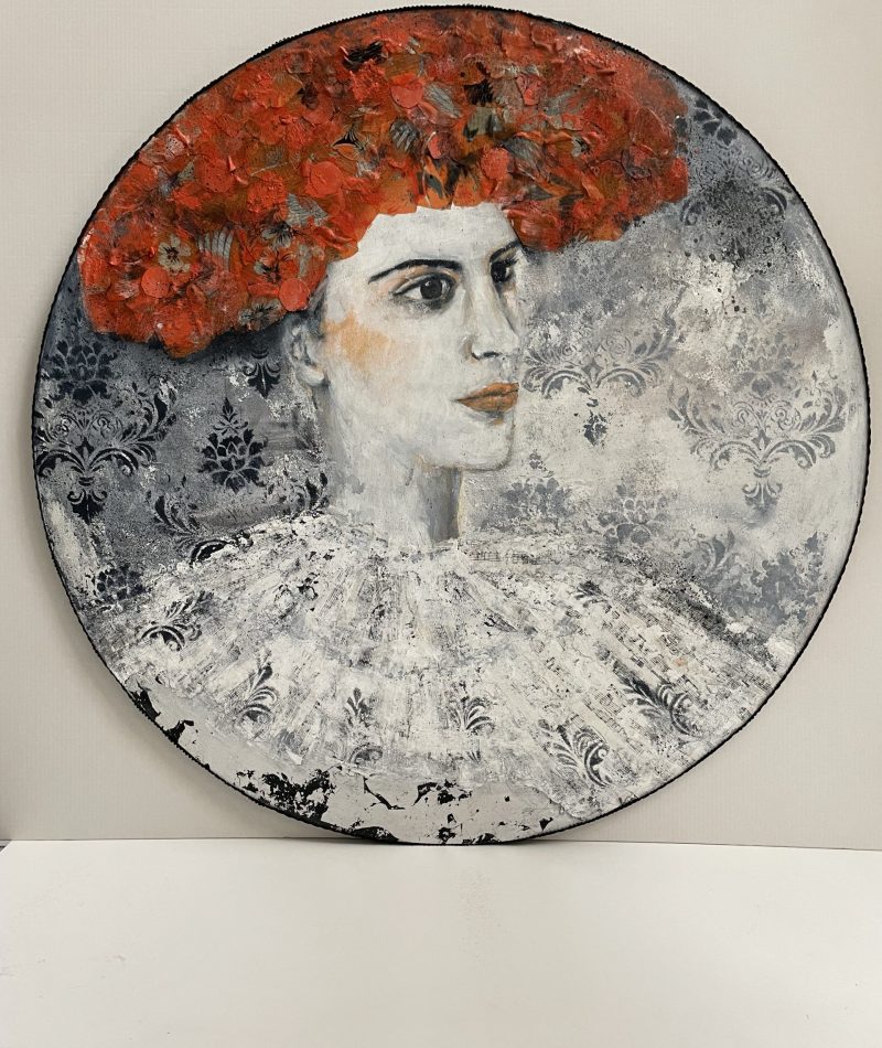 Arlequín naranja - Acrílico y collage sobre tabla - 70cm - Amelia Lanza - VYA Art Gallery